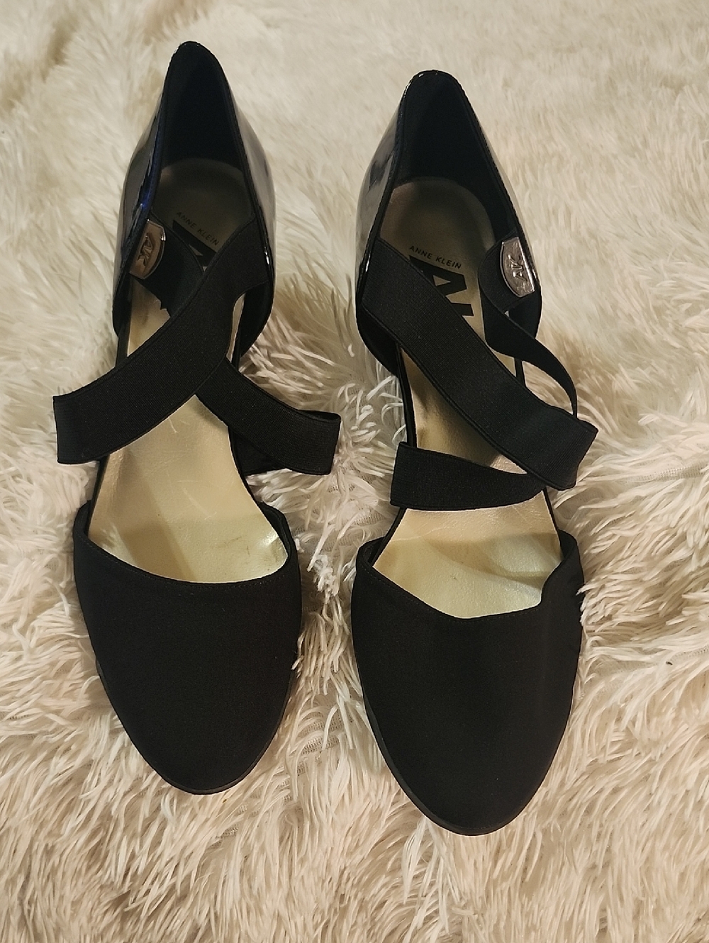 Anne Klein Black Pointed-Toe Cross-Strap Flats Size 11